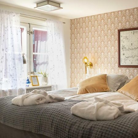 Fregatten Bed & Breakfast カールスクルーナ エクステリア 写真