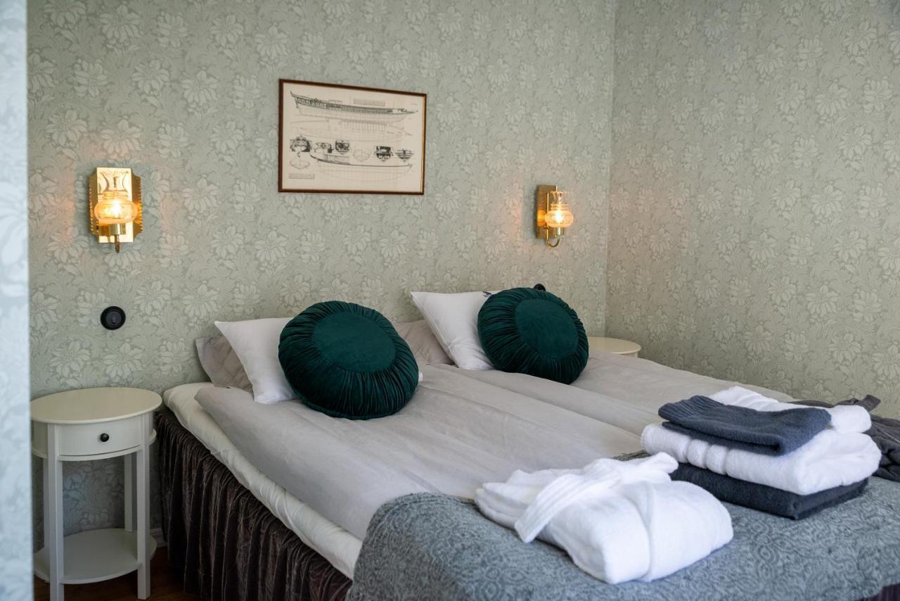 Fregatten Bed & Breakfast カールスクルーナ エクステリア 写真