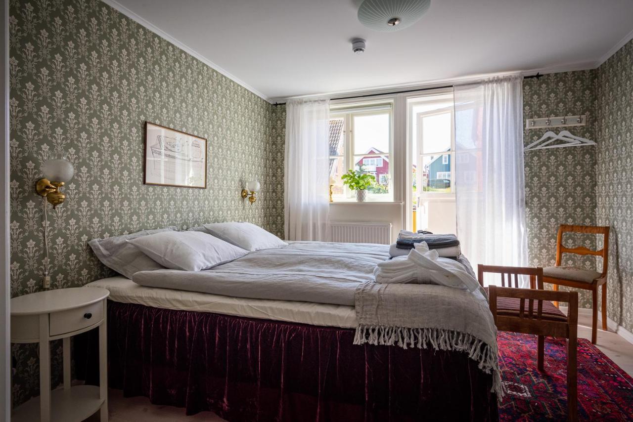 Fregatten Bed & Breakfast カールスクルーナ エクステリア 写真