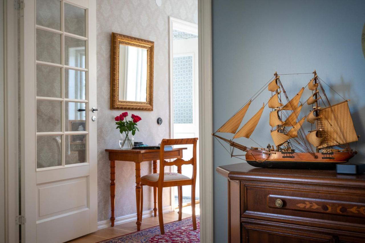 Fregatten Bed & Breakfast カールスクルーナ エクステリア 写真