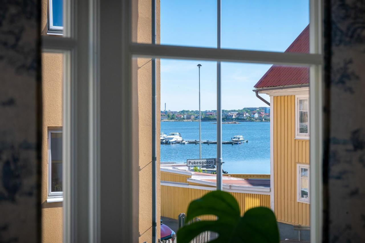 Fregatten Bed & Breakfast カールスクルーナ エクステリア 写真