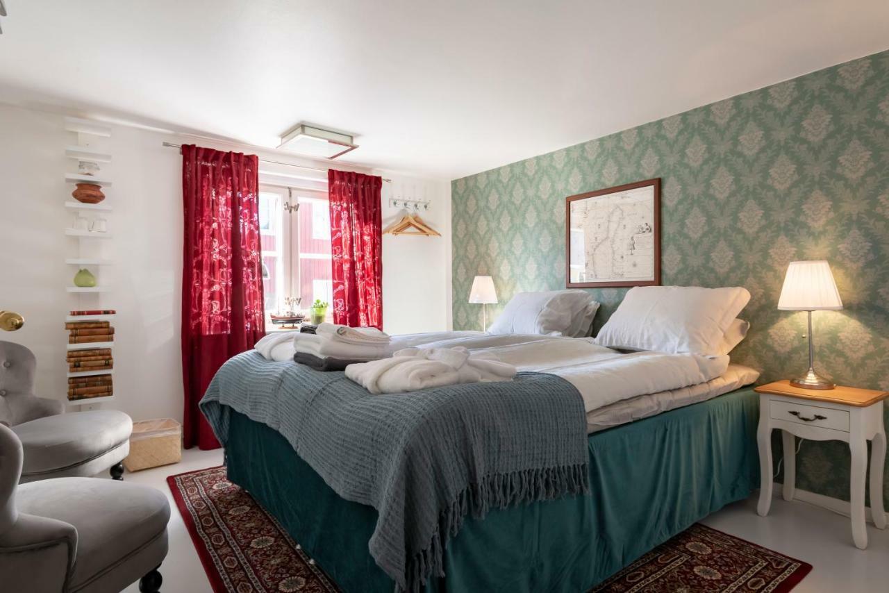 Fregatten Bed & Breakfast カールスクルーナ エクステリア 写真